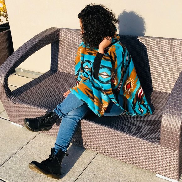 ZooFleece Blue Southwestern Aztec Tribal Indian Hooded Women’s Poncho Cape - Picture 4 of 4